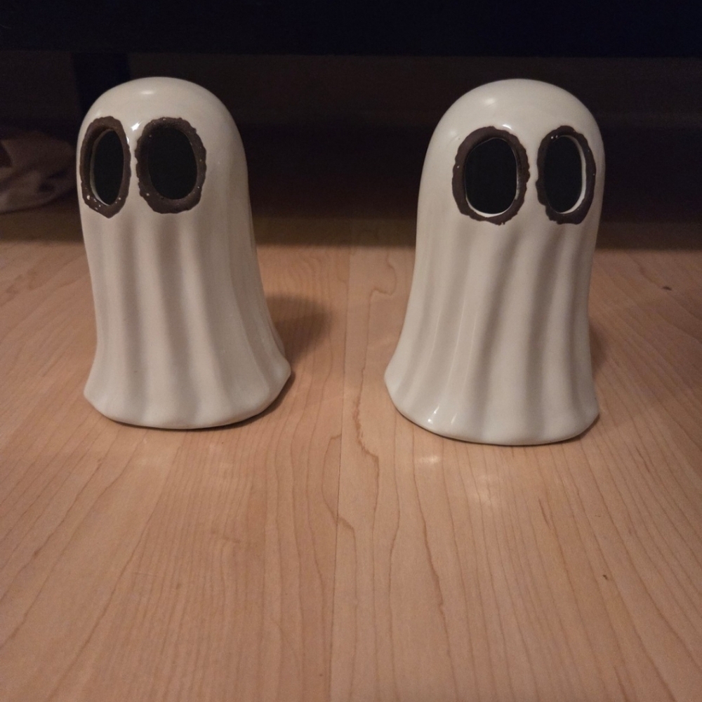 2 Ceramic Ghosts Decor